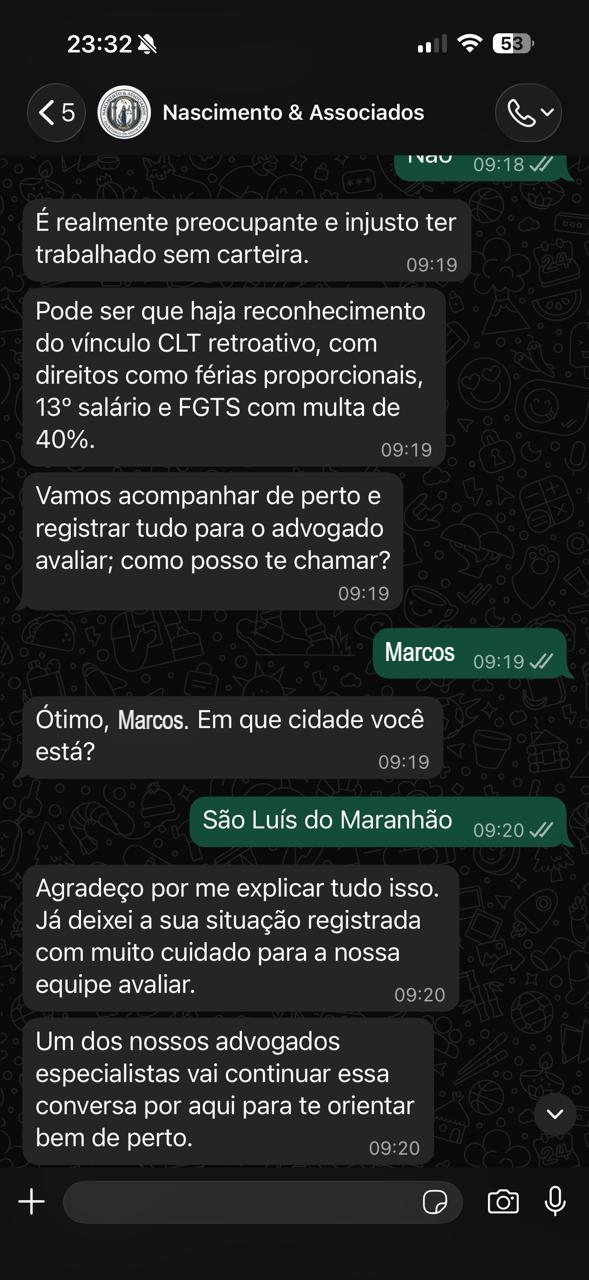 Conversa real no WhatsApp: a IA acolhe o caso trabalhista, registra os dados e encaminha ao advogado